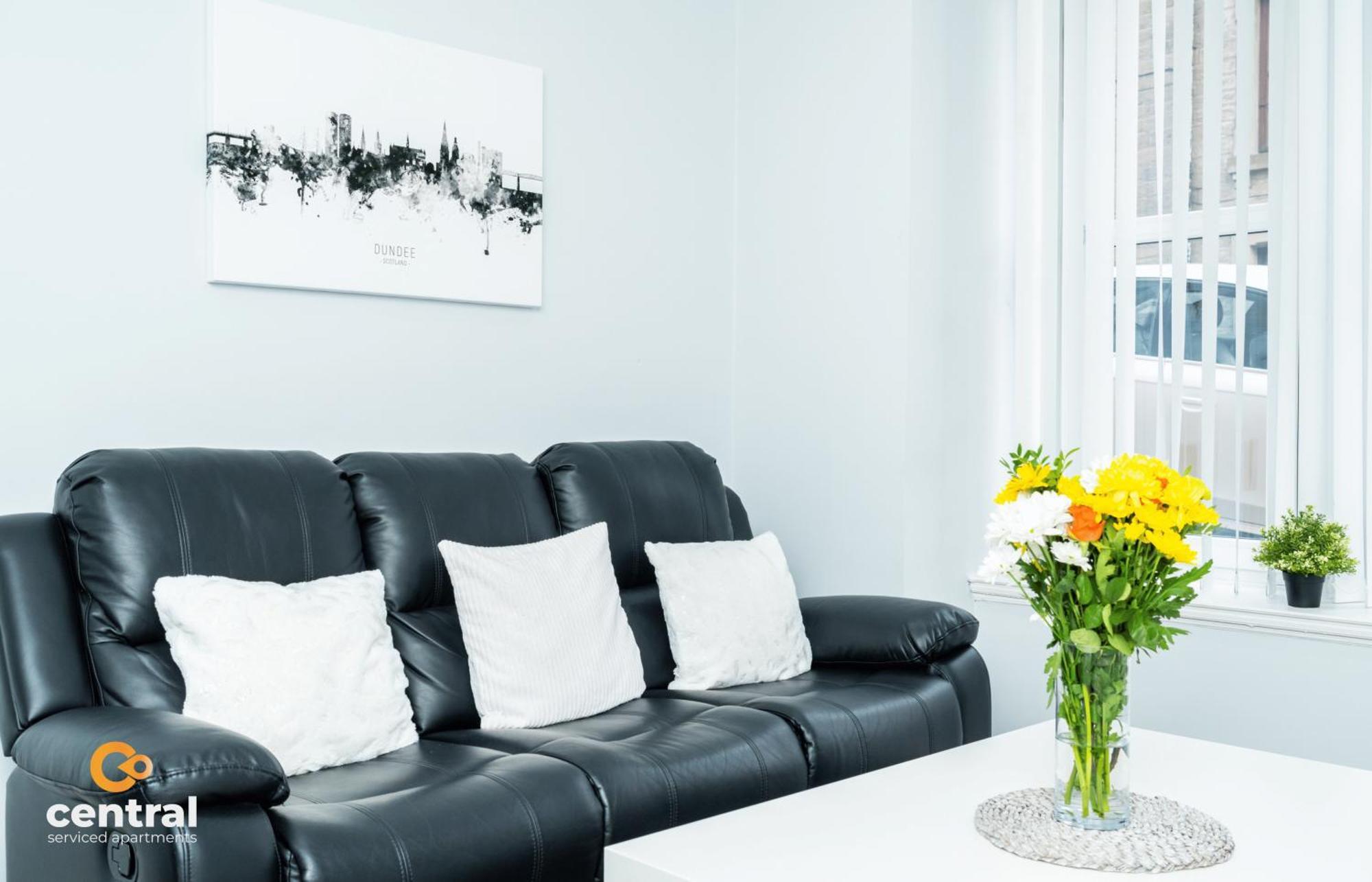 Central Serviced Apartments: Cozy 2-Bedroom with City Access Dundee Exterior photo