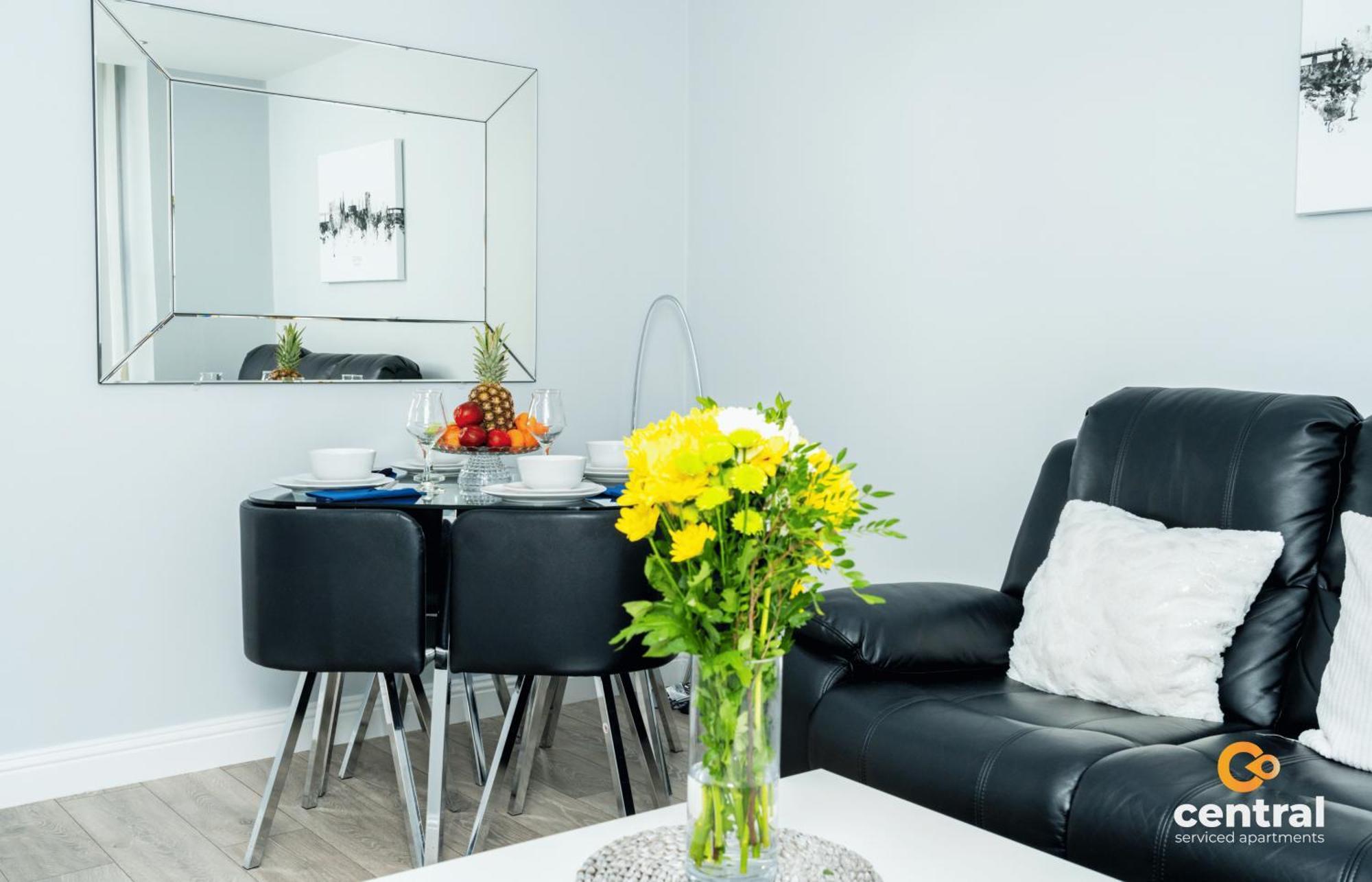 Central Serviced Apartments: Cozy 2-Bedroom with City Access Dundee Exterior photo